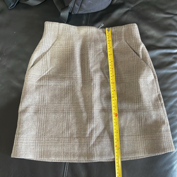 & Other Stories check mini skirt in brown - Picture 5 of 12